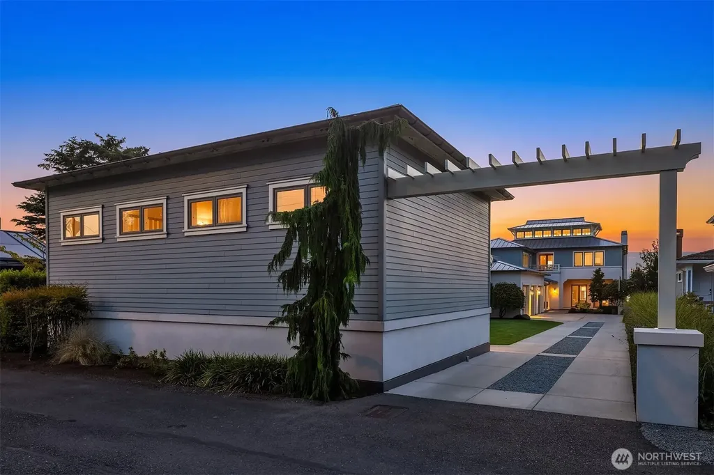 7 Three Tree Point Lane Burien WA 98166