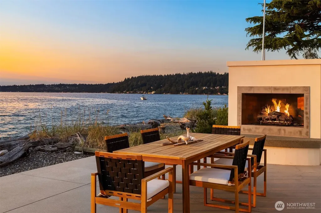 7 Three Tree Point Lane Burien WA 98166