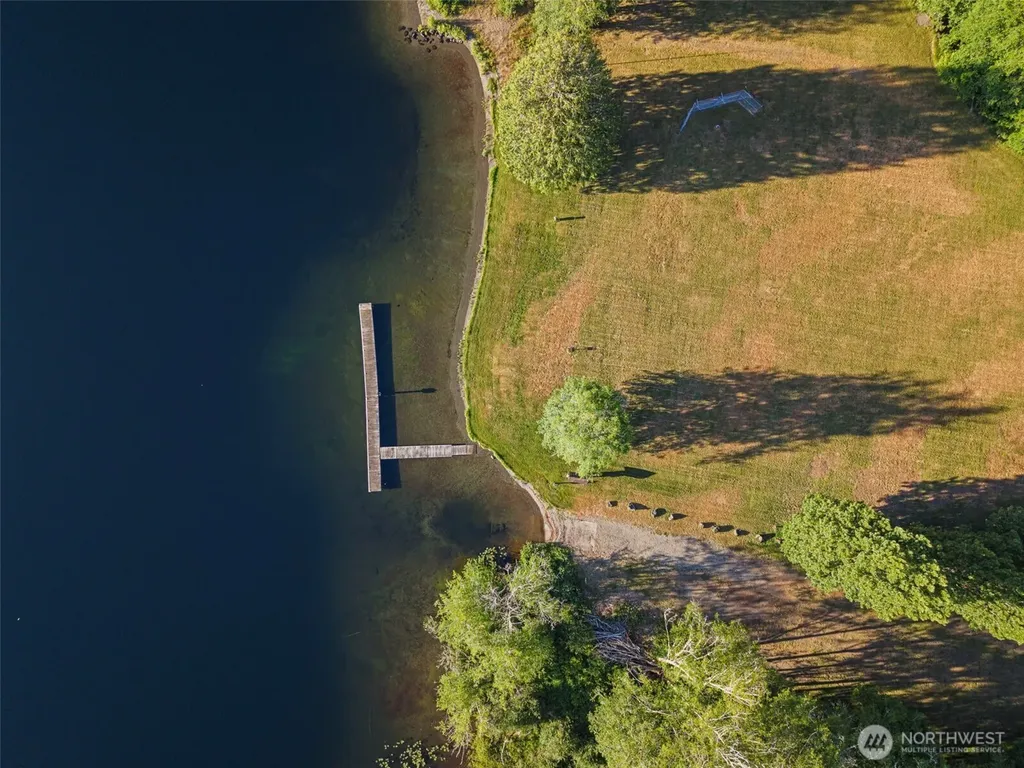 1052 E Mason Lake Drive W Grapeview WA 98546