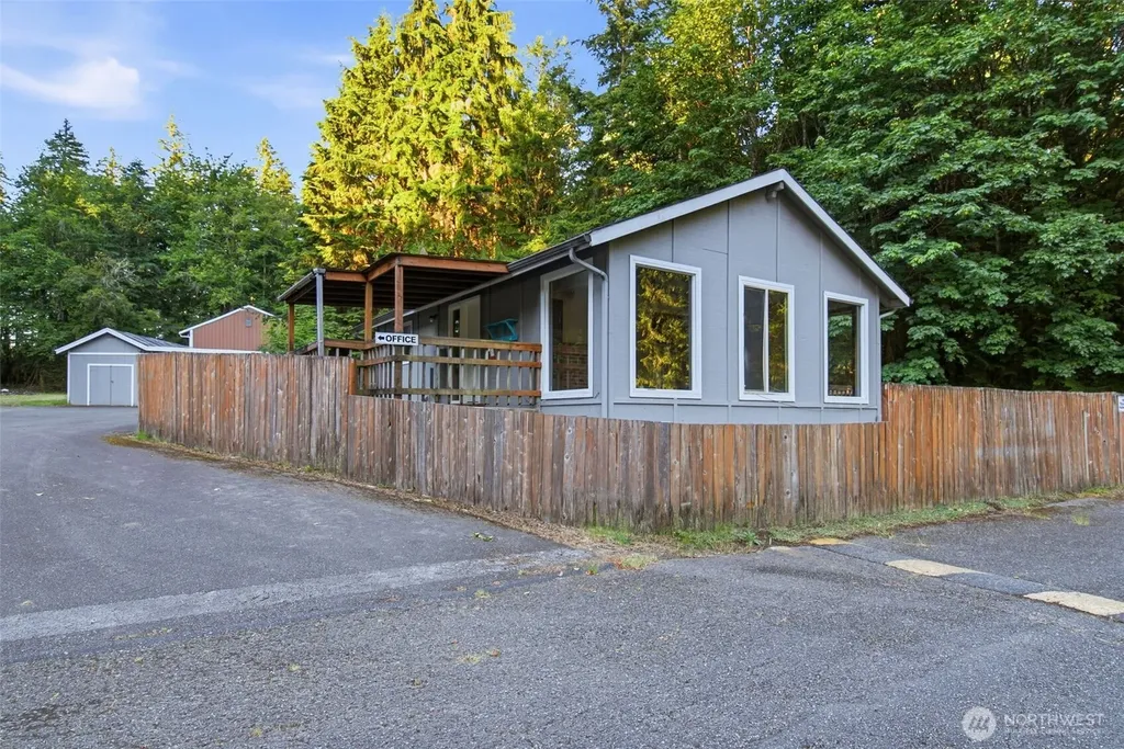 1052 E Mason Lake Drive W Grapeview WA 98546