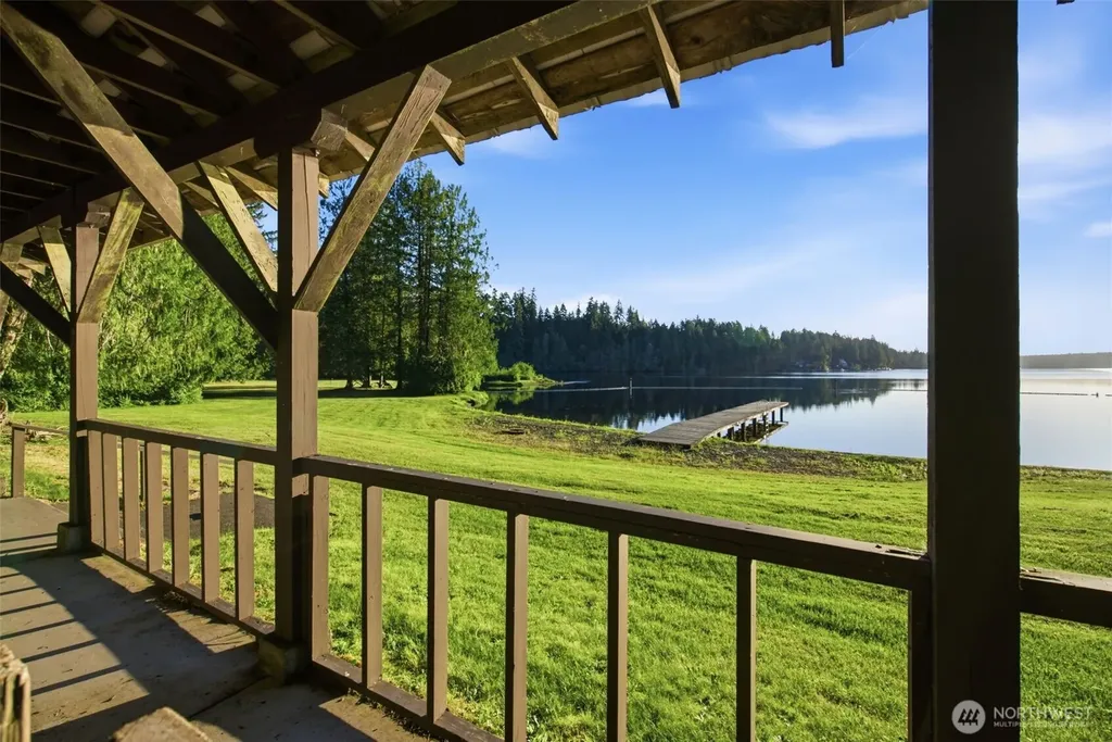 1052 E Mason Lake Drive W Grapeview WA 98546