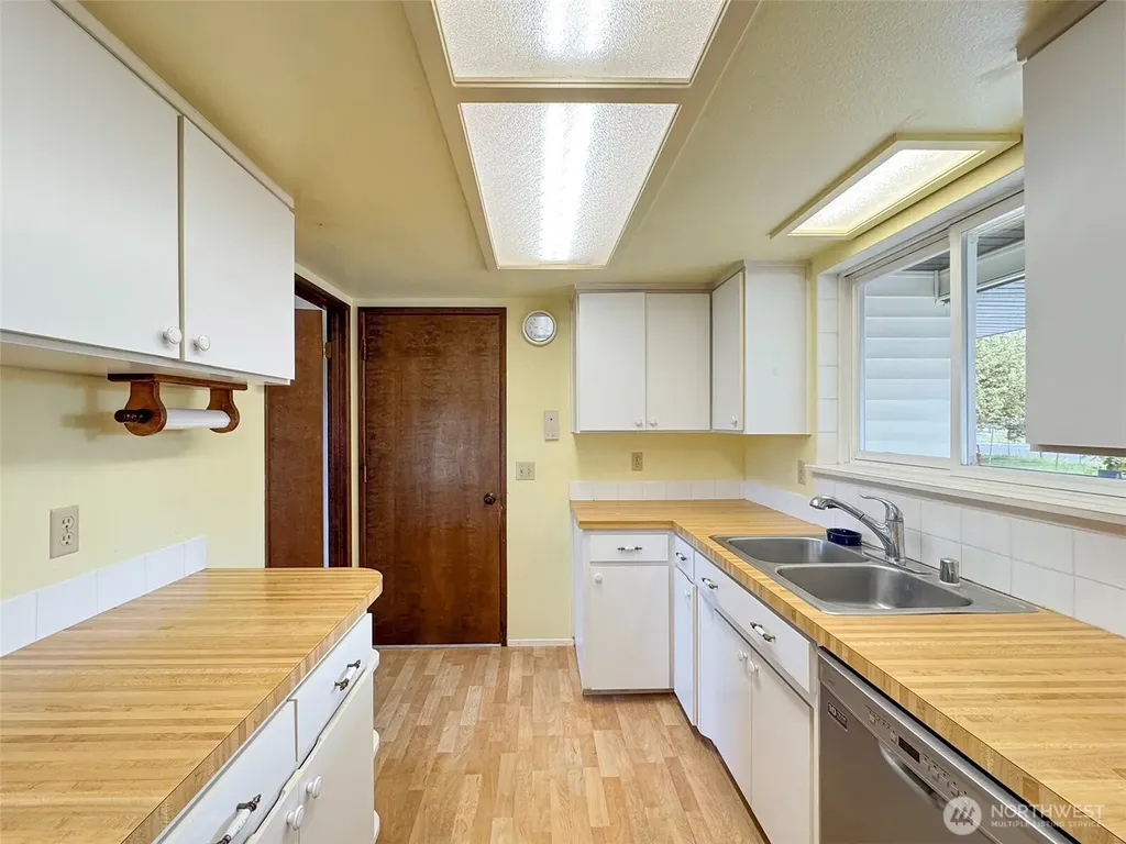41 Mclaughlin Road Sequim WA 98382