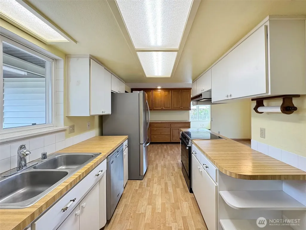 41 Mclaughlin Road Sequim WA 98382