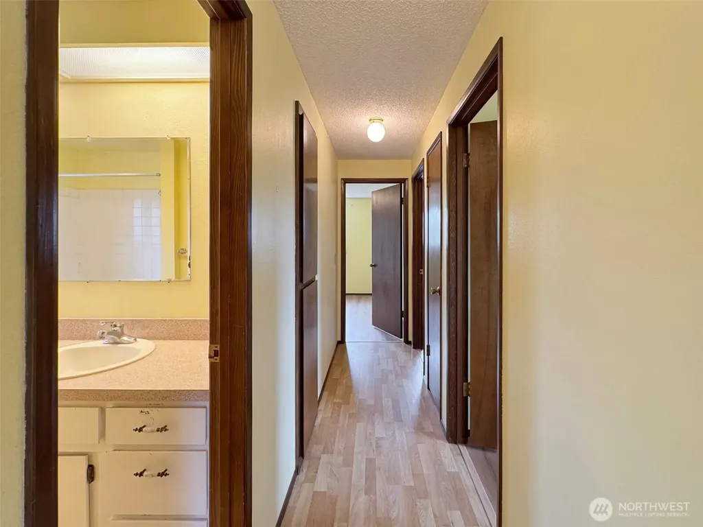 41 Mclaughlin Road Sequim WA 98382