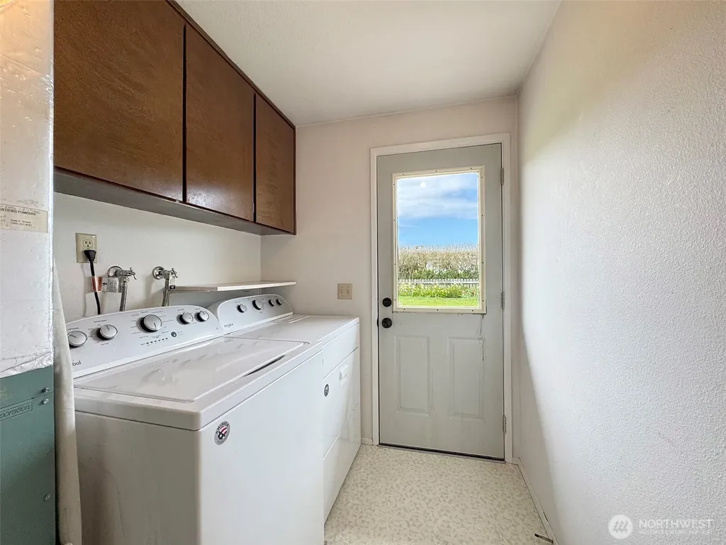 41 Mclaughlin Road Sequim WA 98382