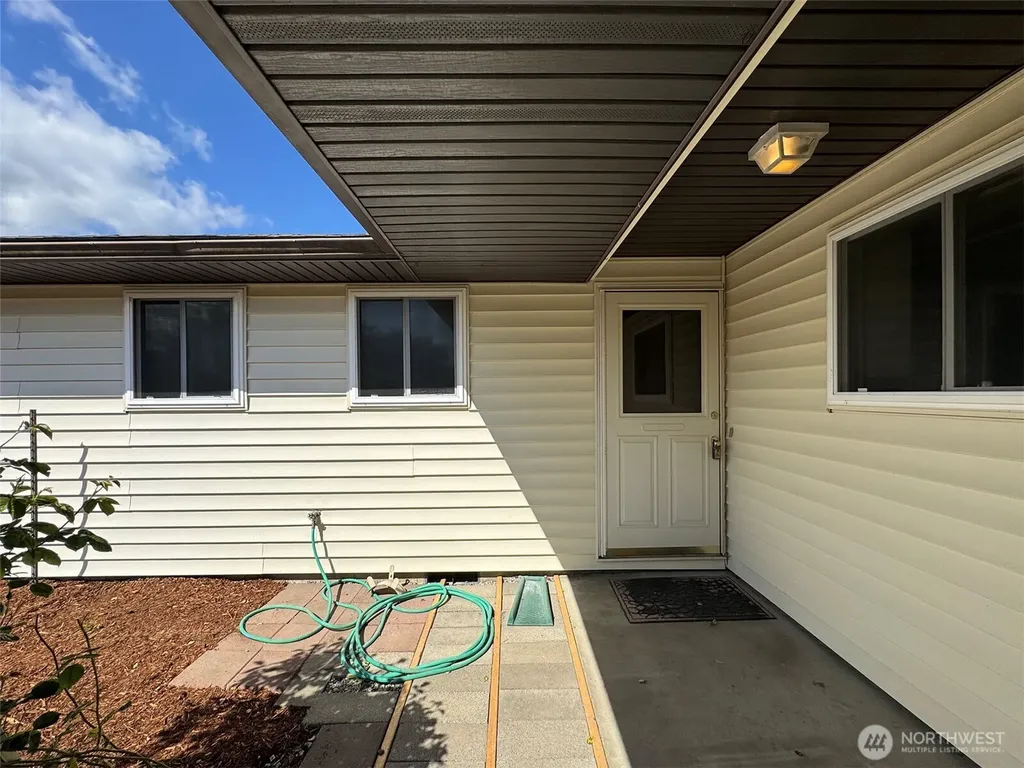 41 Mclaughlin Road Sequim WA 98382
