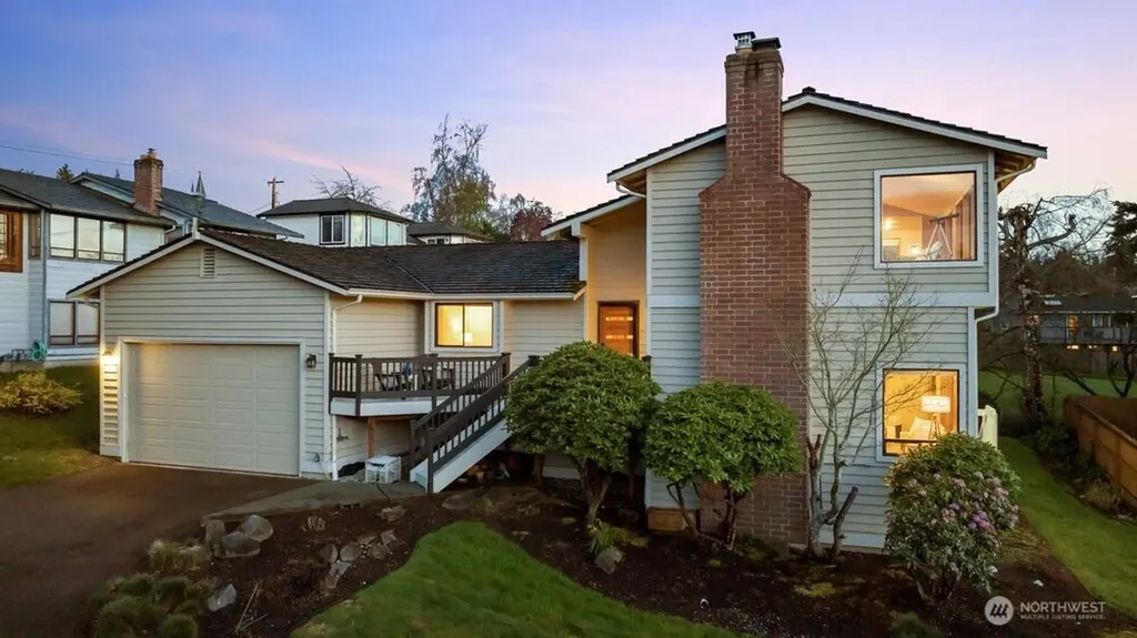 902 7th Avenue S Edmonds WA 98020