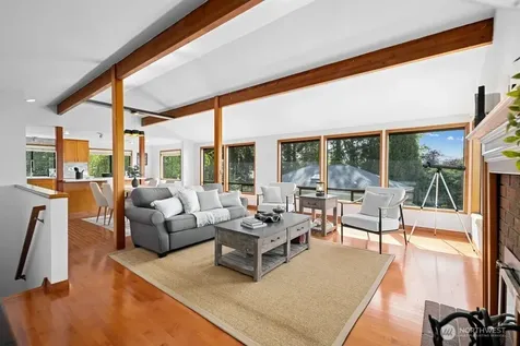 902 7th Avenue S Edmonds WA 98020