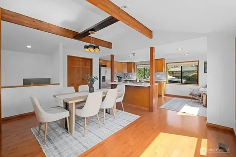 902 7th Avenue S Edmonds WA 98020