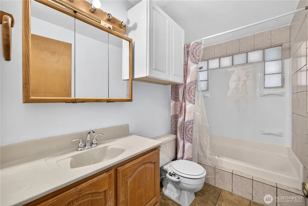 719 S Catalpa Moses Lake WA 98837