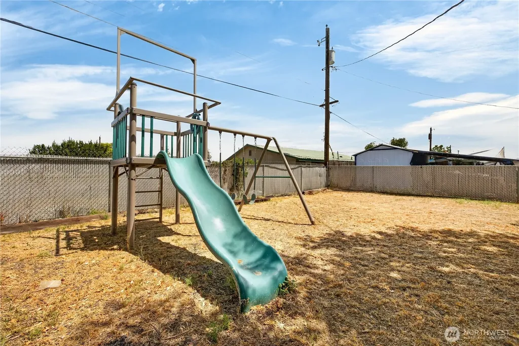719 S Catalpa Moses Lake WA 98837