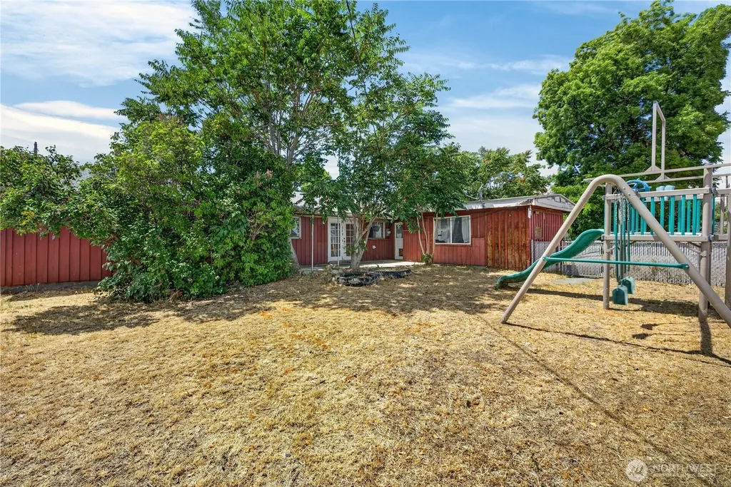 719 S Catalpa Moses Lake WA 98837