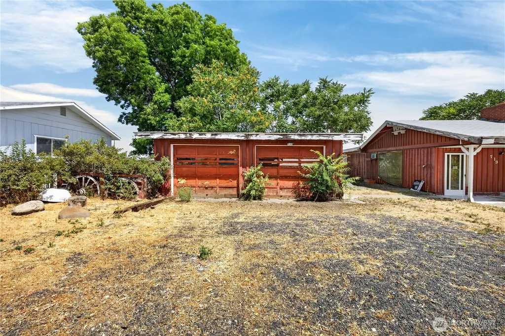 719 S Catalpa Moses Lake WA 98837