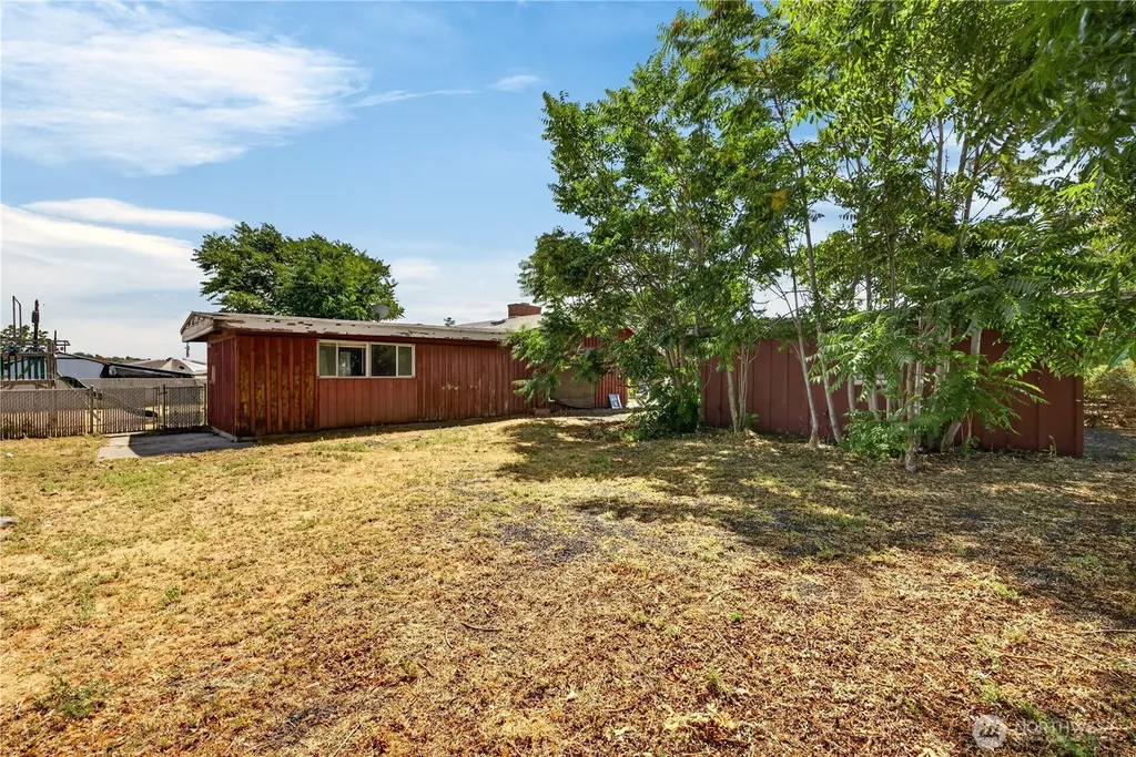 719 S Catalpa Moses Lake WA 98837