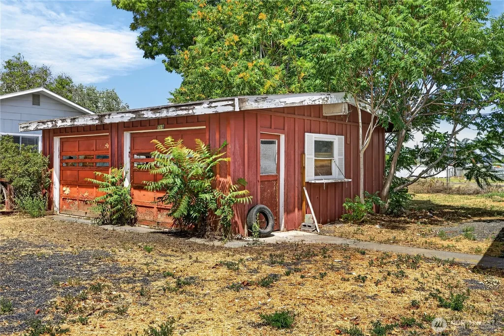 719 S Catalpa Moses Lake WA 98837