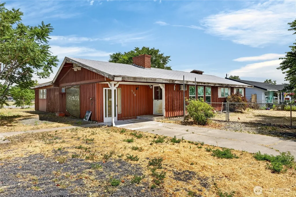 719 S Catalpa Moses Lake WA 98837