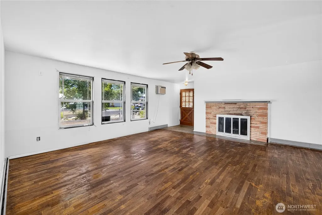 719 S Catalpa Moses Lake WA 98837
