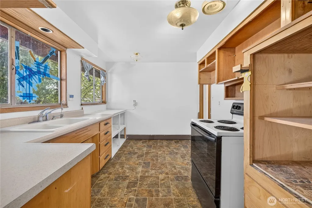 719 S Catalpa Moses Lake WA 98837