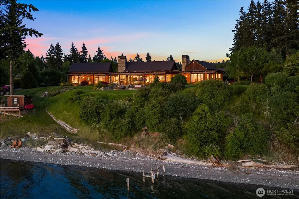 165 NE Kinman Road Poulsbo WA 98370
