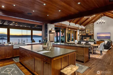 165 NE Kinman Road Poulsbo WA 98370