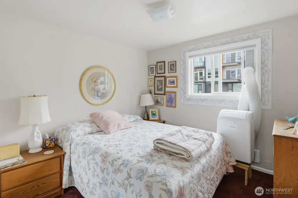 565 Lee Street Seattle WA 98109