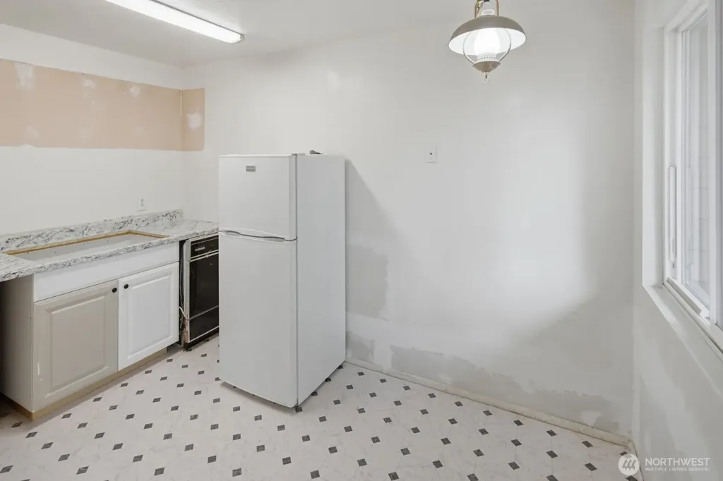 565 Lee Street Seattle WA 98109