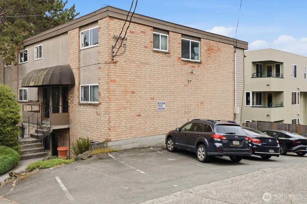 565 Lee Street Seattle WA 98109
