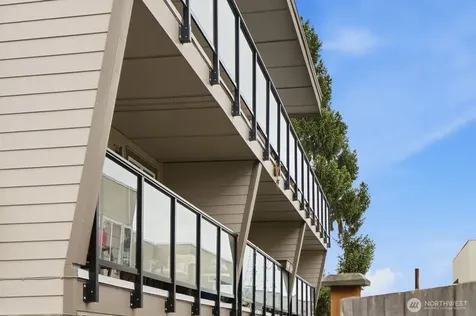 565 Lee Street Seattle WA 98109