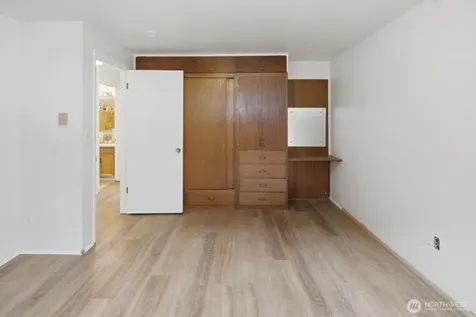 565 Lee Street Seattle WA 98109