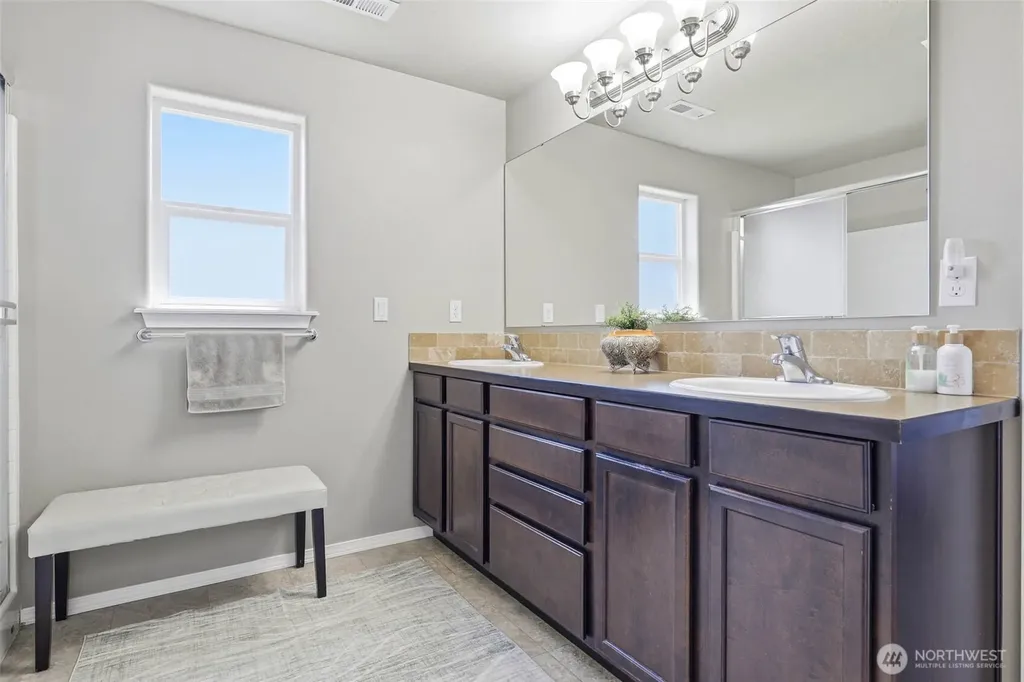 2670 Hickory Avenue West Richland WA 99353