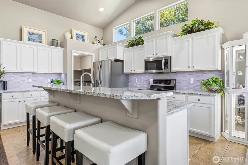 2670 Hickory Avenue West Richland WA 99353