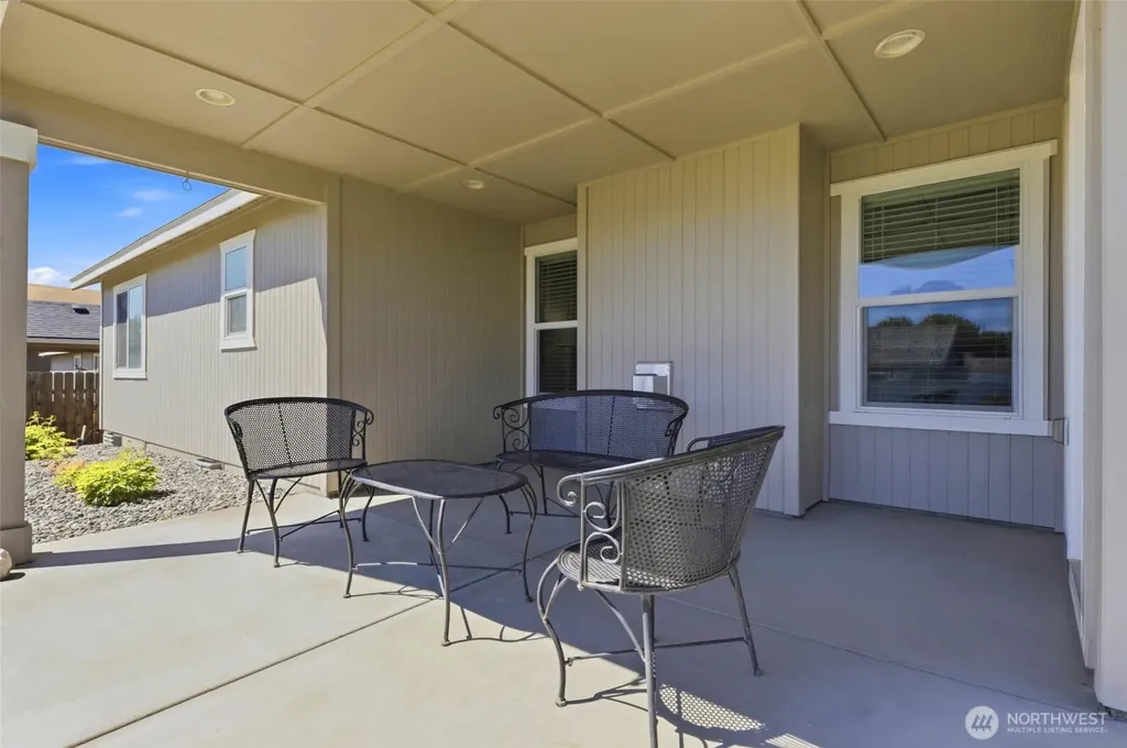 2670 Hickory Avenue West Richland WA 99353
