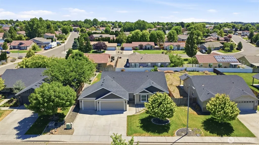 2670 Hickory Avenue West Richland WA 99353