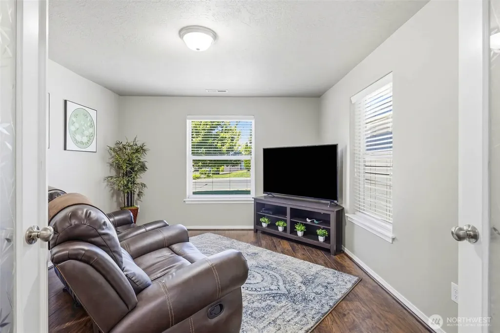 2670 Hickory Avenue West Richland WA 99353