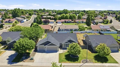 2670 Hickory Avenue West Richland WA 99353