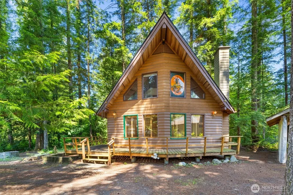 8625 Golden Valley Drive Maple Falls WA 98266