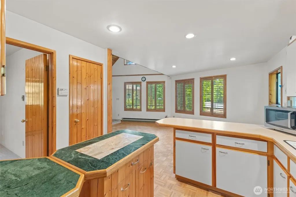 8625 Golden Valley Drive Maple Falls WA 98266