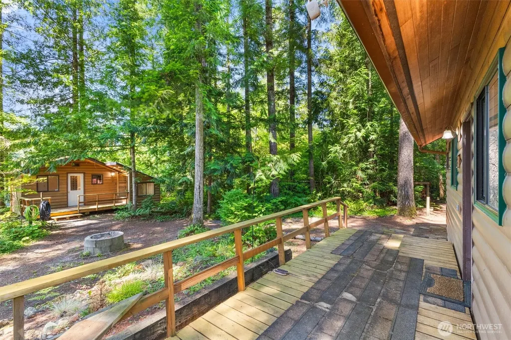 8625 Golden Valley Drive Maple Falls WA 98266