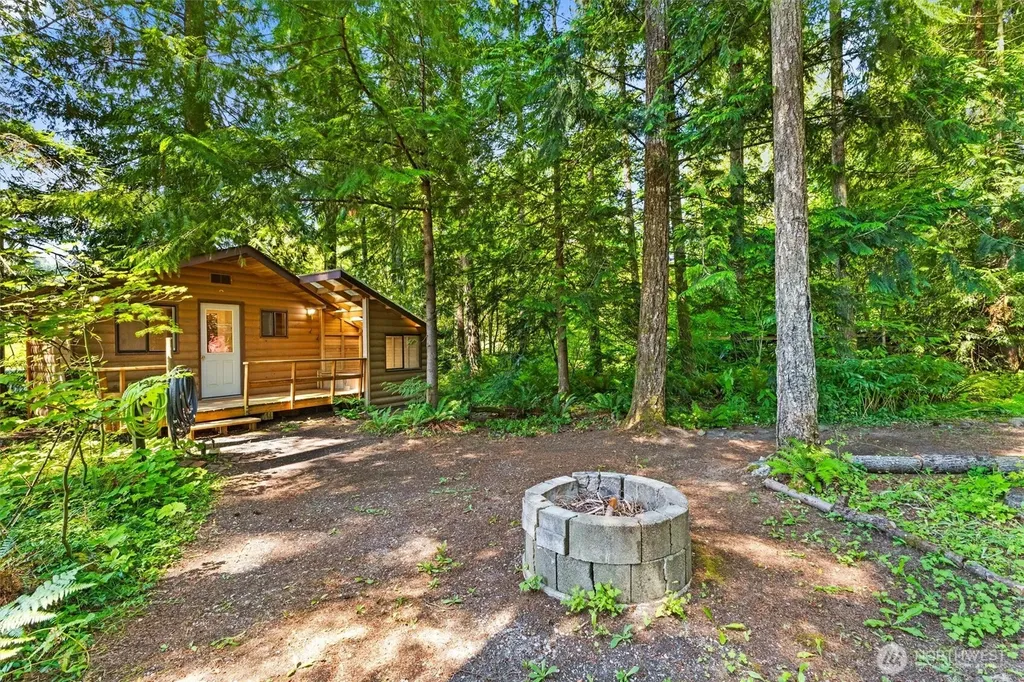 8625 Golden Valley Drive Maple Falls WA 98266