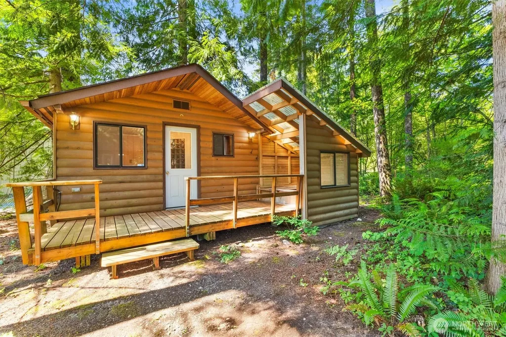 8625 Golden Valley Drive Maple Falls WA 98266