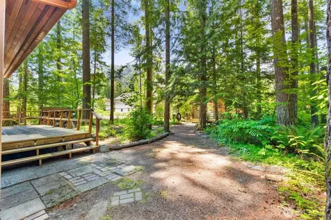 8625 Golden Valley Drive Maple Falls WA 98266