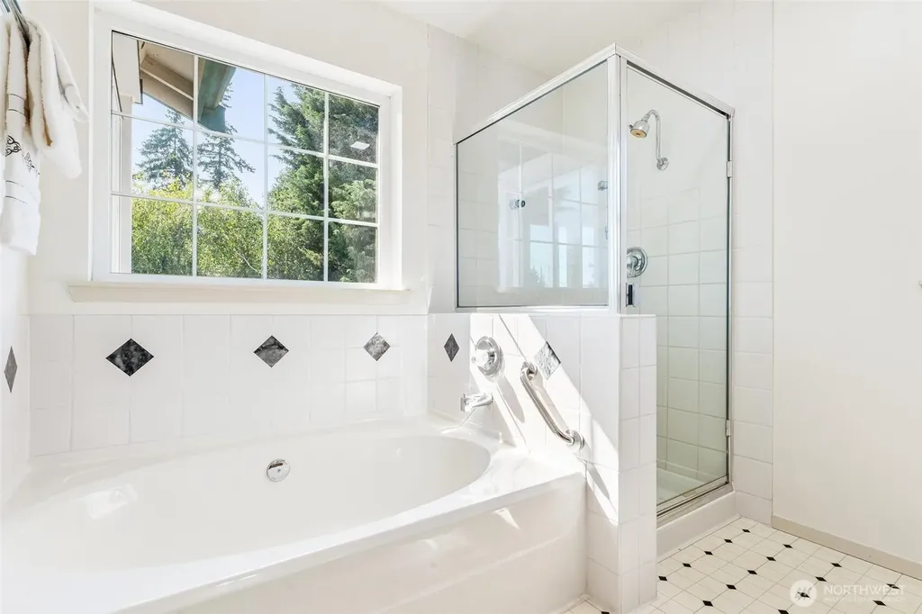 911 Brookmere Street Edmonds WA 98020