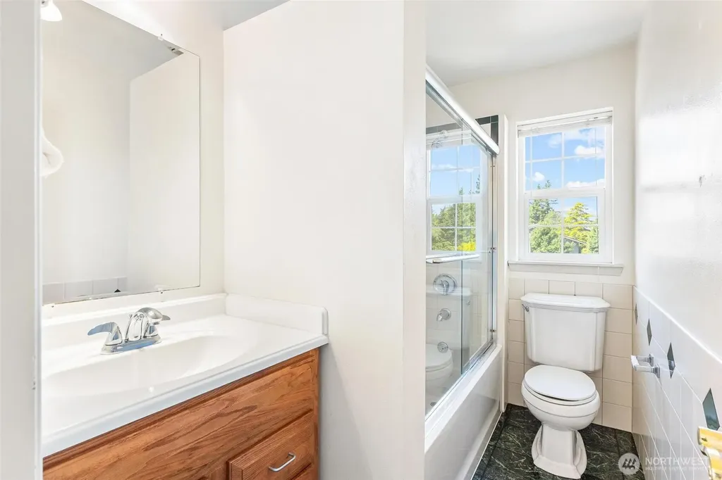 911 Brookmere Street Edmonds WA 98020