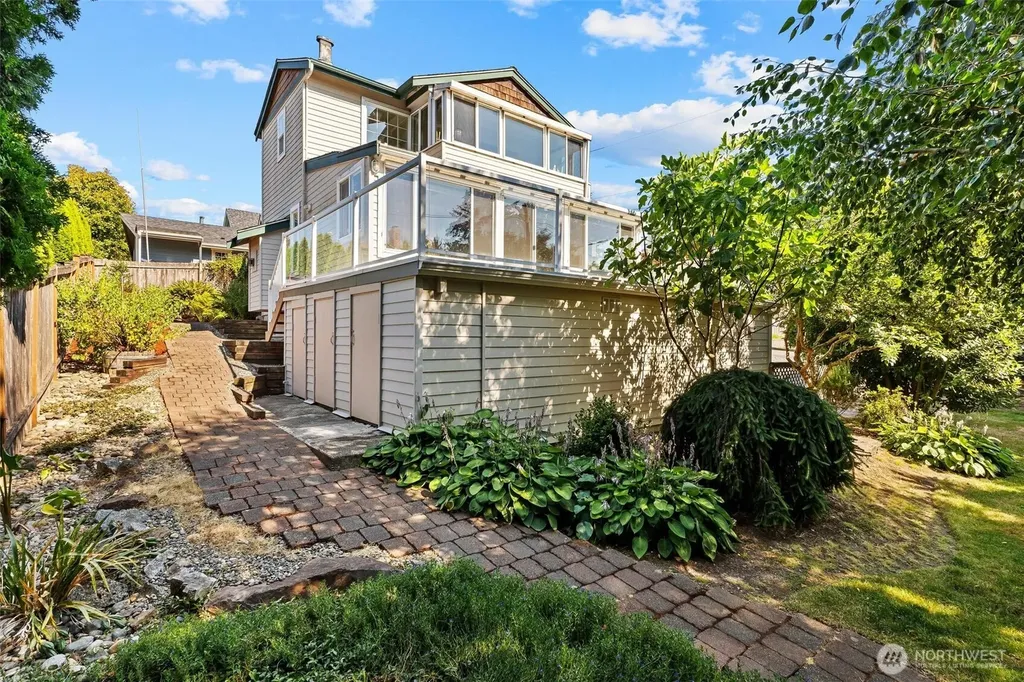 911 Brookmere Street Edmonds WA 98020