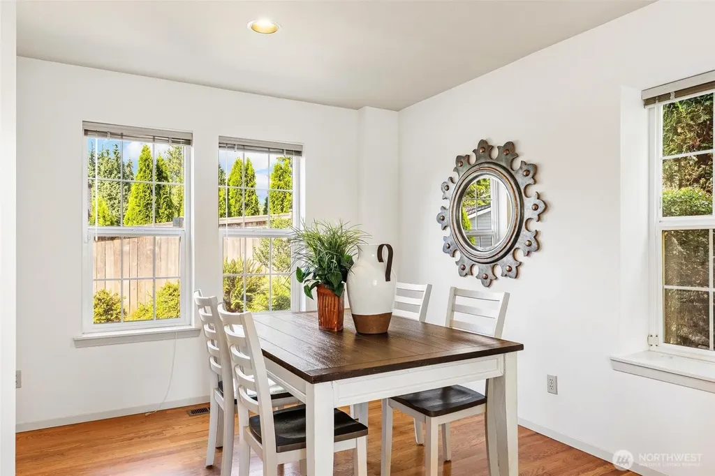 911 Brookmere Street Edmonds WA 98020