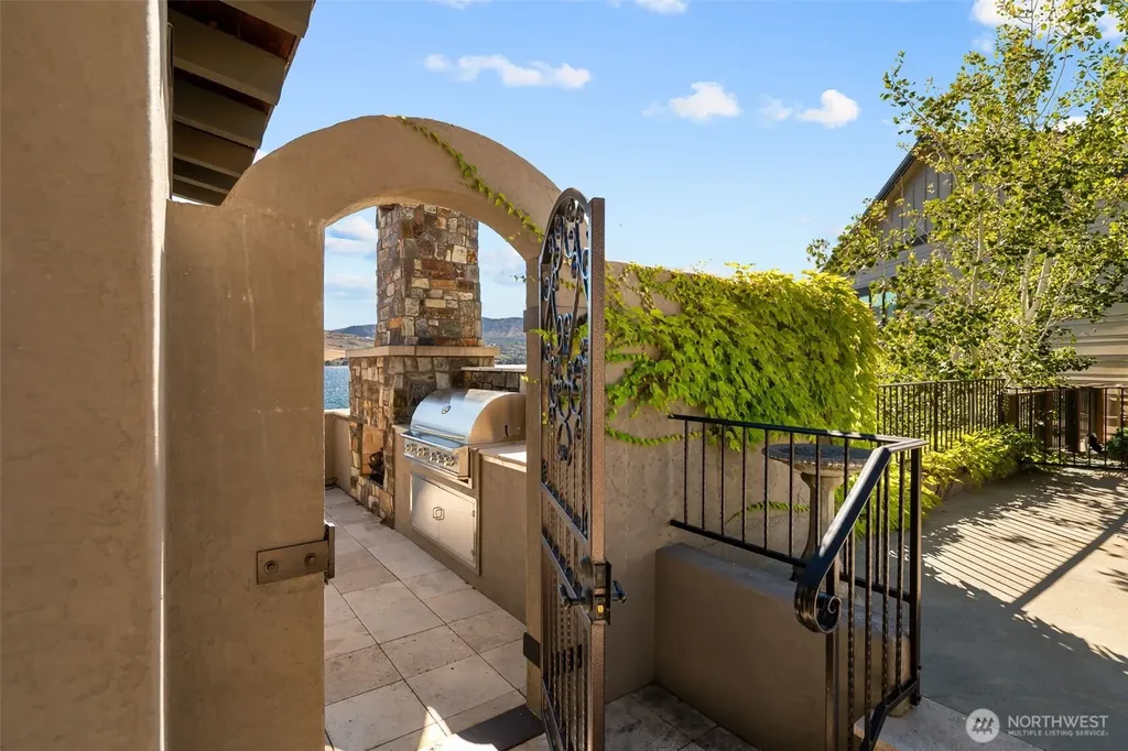 120 Brimstone Lane Chelan WA 98816