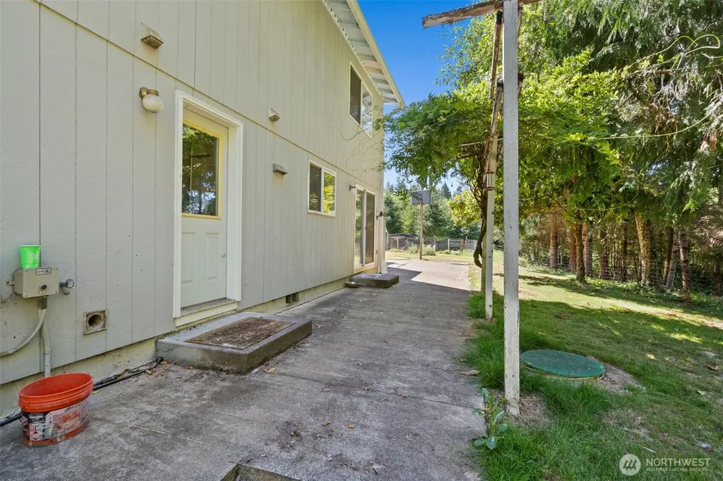 150 Allen Road Onalaska WA 98570