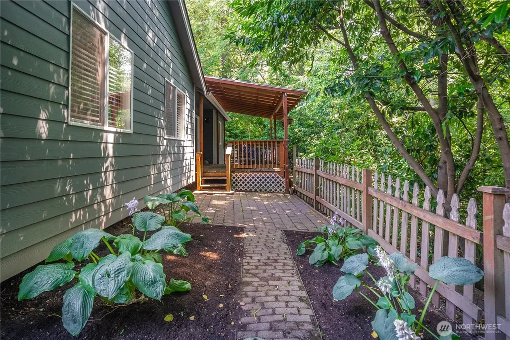 1205 Union Avenue Steilacoom WA 98388