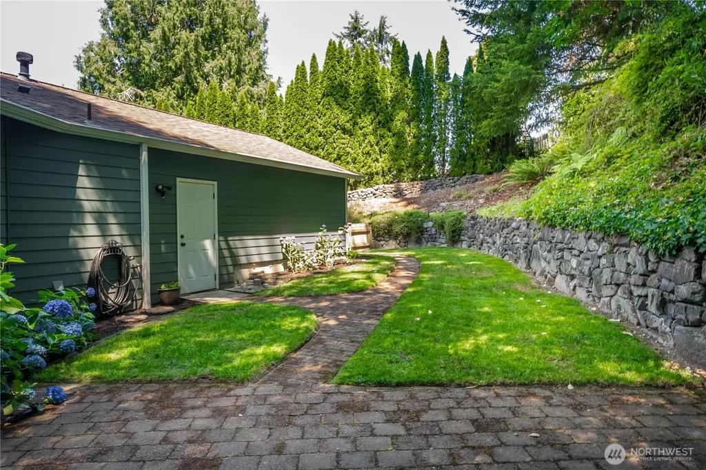 1205 Union Avenue Steilacoom WA 98388