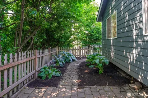 1205 Union Avenue Steilacoom WA 98388